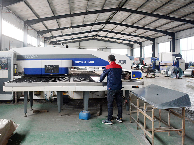 全自動(dòng)數(shù)控轉(zhuǎn)塔沖床